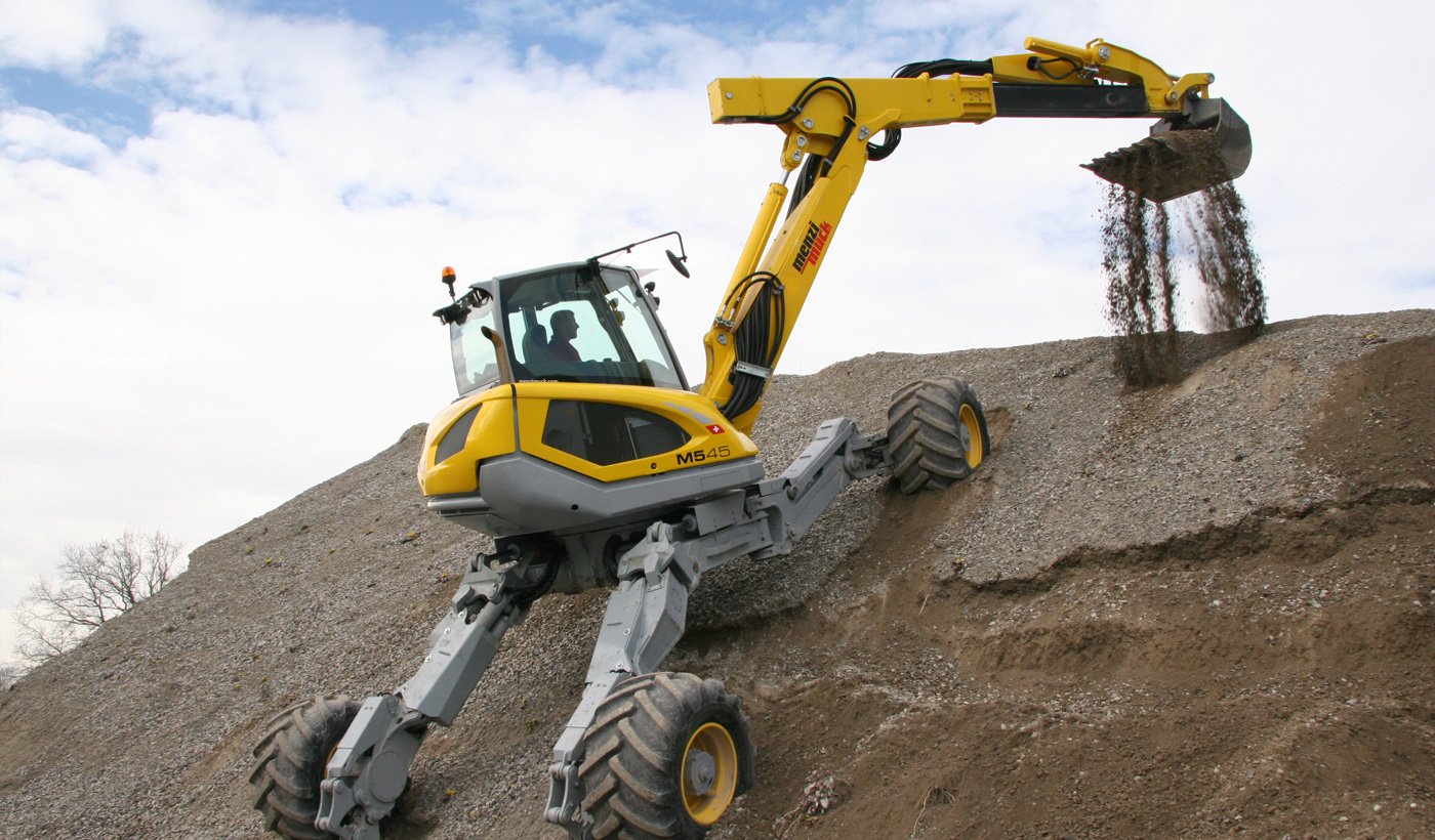 Earthmoving equipment in Israel: new compared to the options used