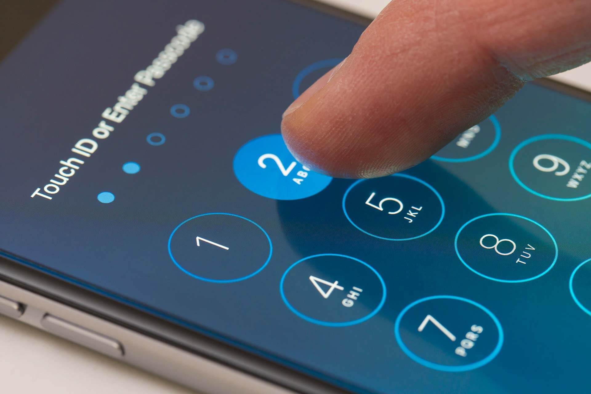 Unlocked phones or Phones with operator lock: which is right for you?