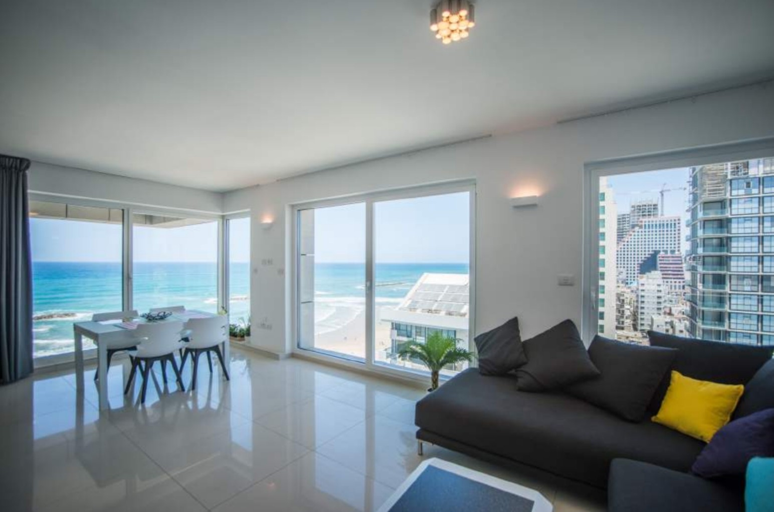 דירות מרווחות למכירה עם נוף לים בתל אביב