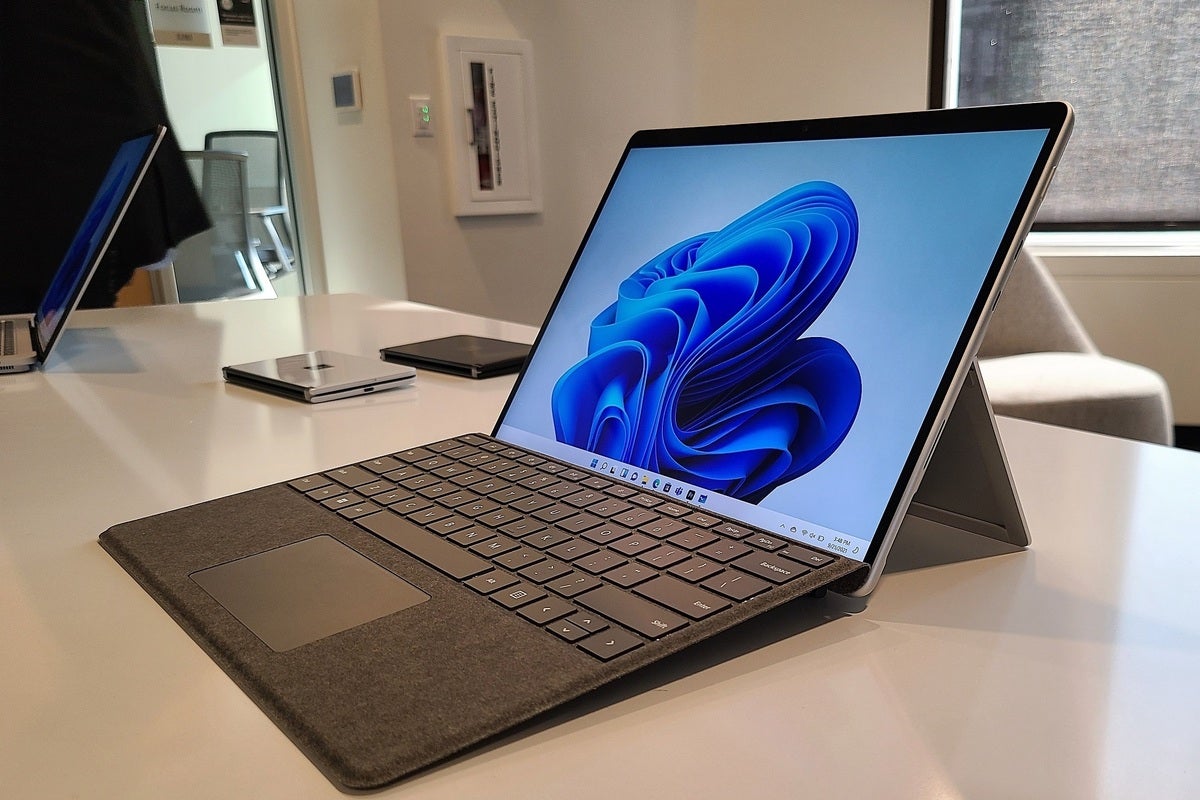 Microsoft Surface Pro: מחשב נייד אוניברסלי.