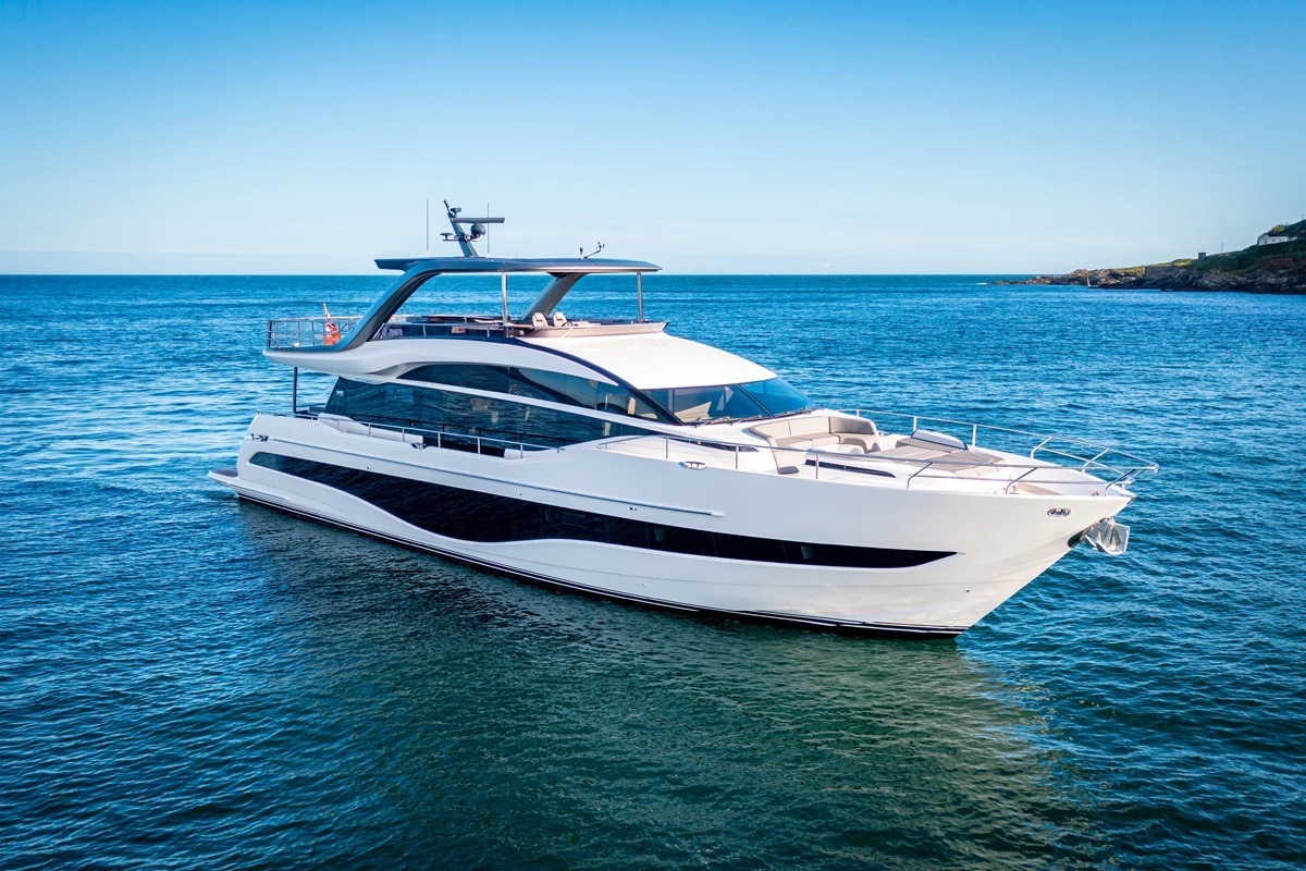 Princess Y85: Luxury yacht rental in Israel