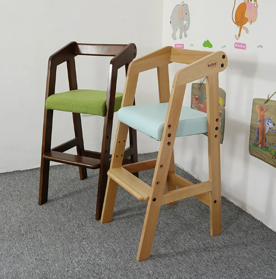 التعلم التعاوني: الكراسي القابلة للتكديس تسهل الأنشطة الجماعية في مجموعات لعب الأطفال والمدارس الإسرائيلية