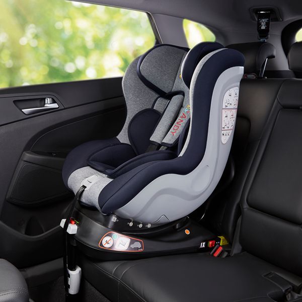 On the Road Again: Tips for Choosing Car Seats for Family Road Trips
