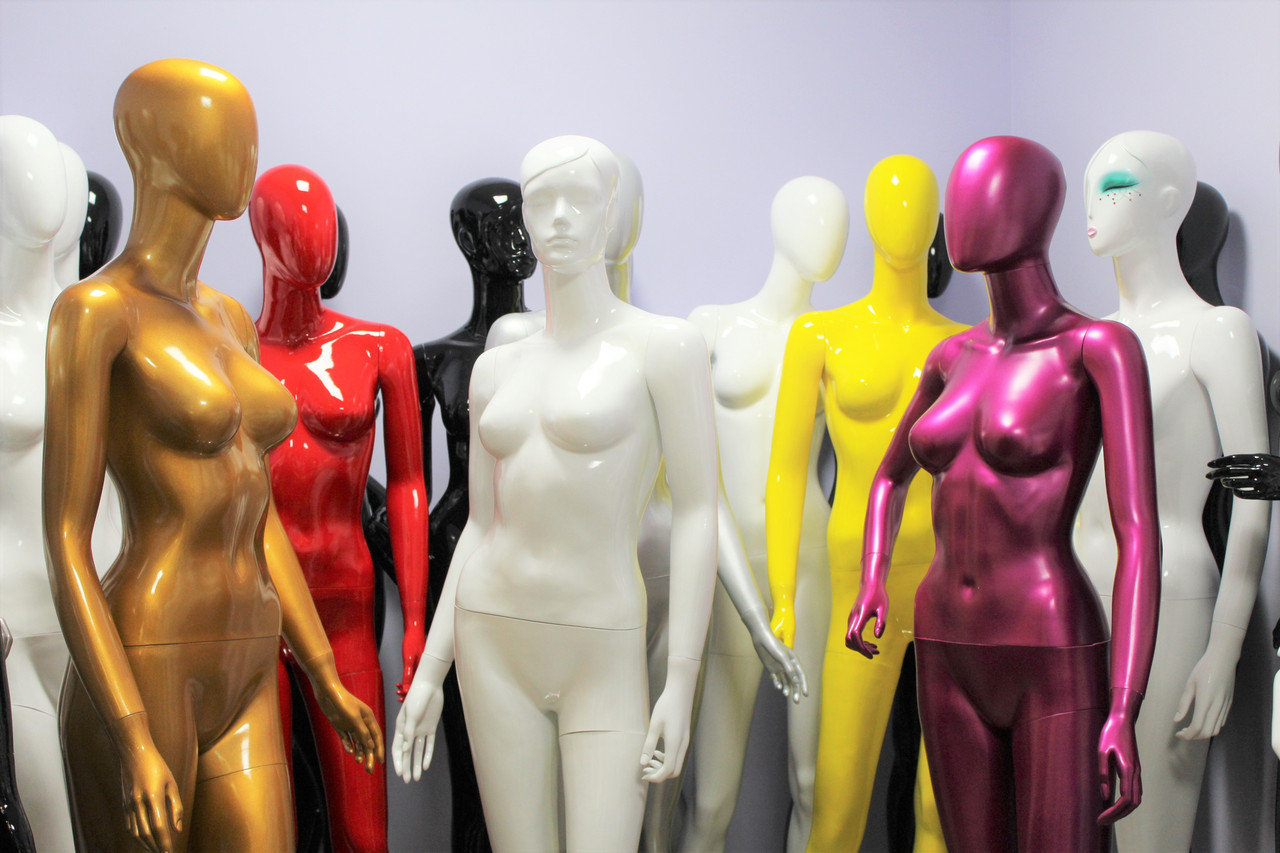 Les essentiels du merchandising visuel : sélectionner des mannequins pour améliorer l'esthétique de votre magasin
