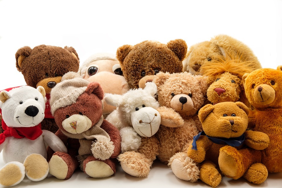 Buy children's soft toys on the bulletin board in Israel.