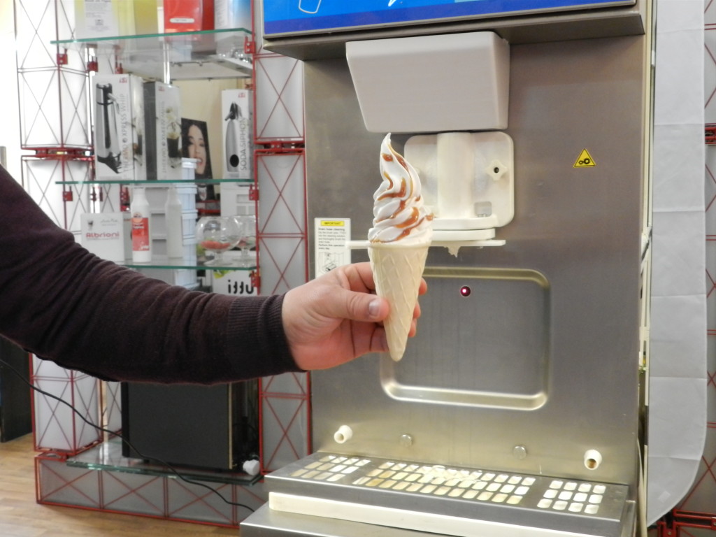 קנו מכונות אוטומטיות לגלידות במסעדות על לוח מודעות בישראל
