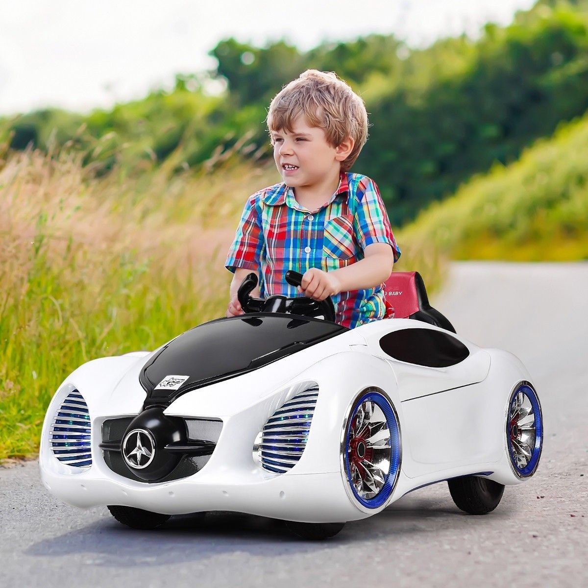 Приключения на свежем воздухе: исследование природы на детских машинках для вождения