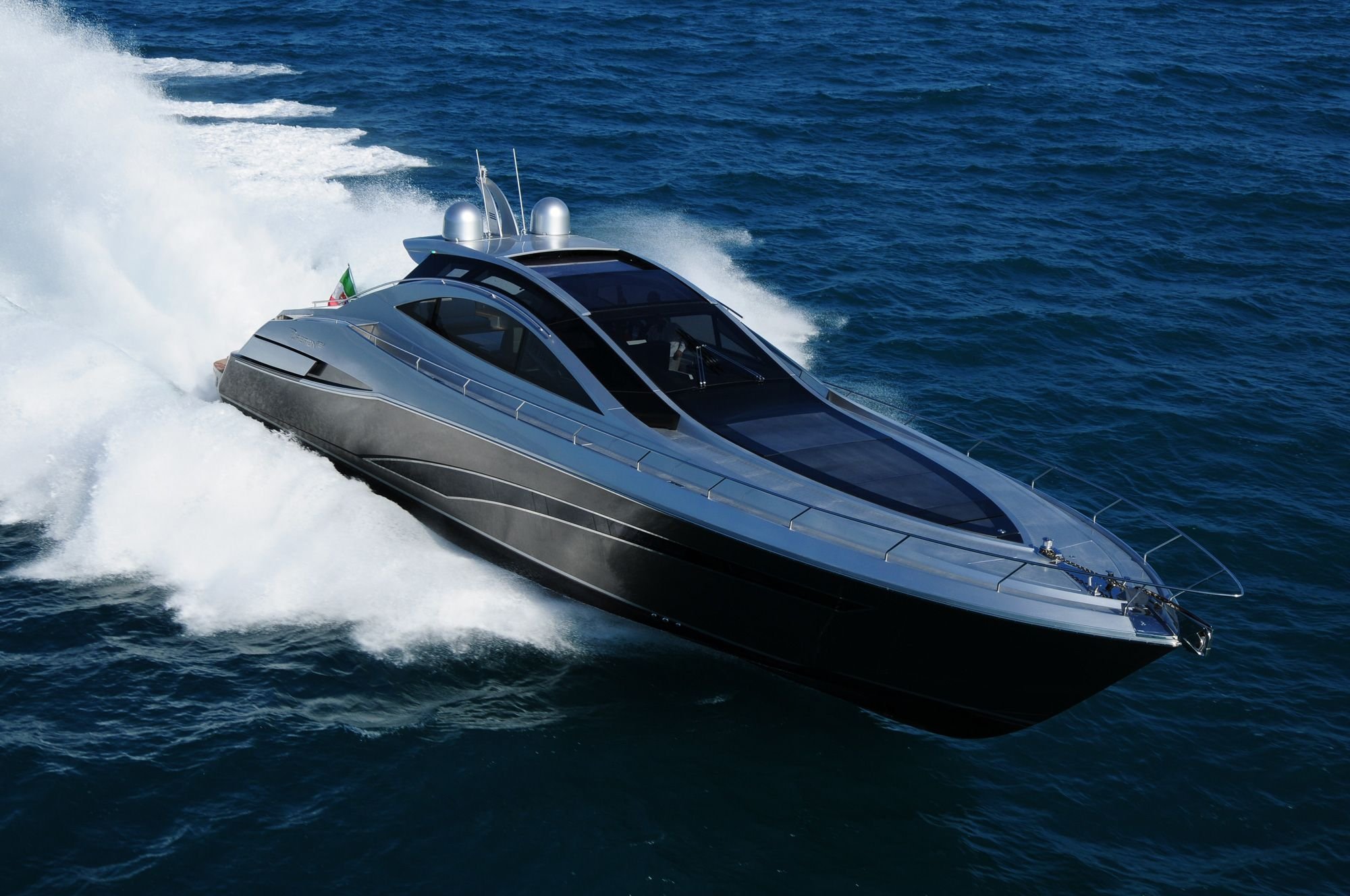 Buying a speedboat for water sports enthusiasts in Israel