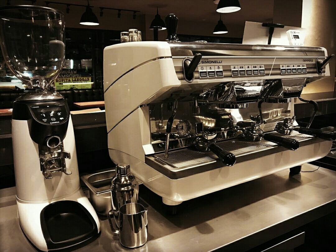 Sale of commercial coffee machines and espresso machines in Israel