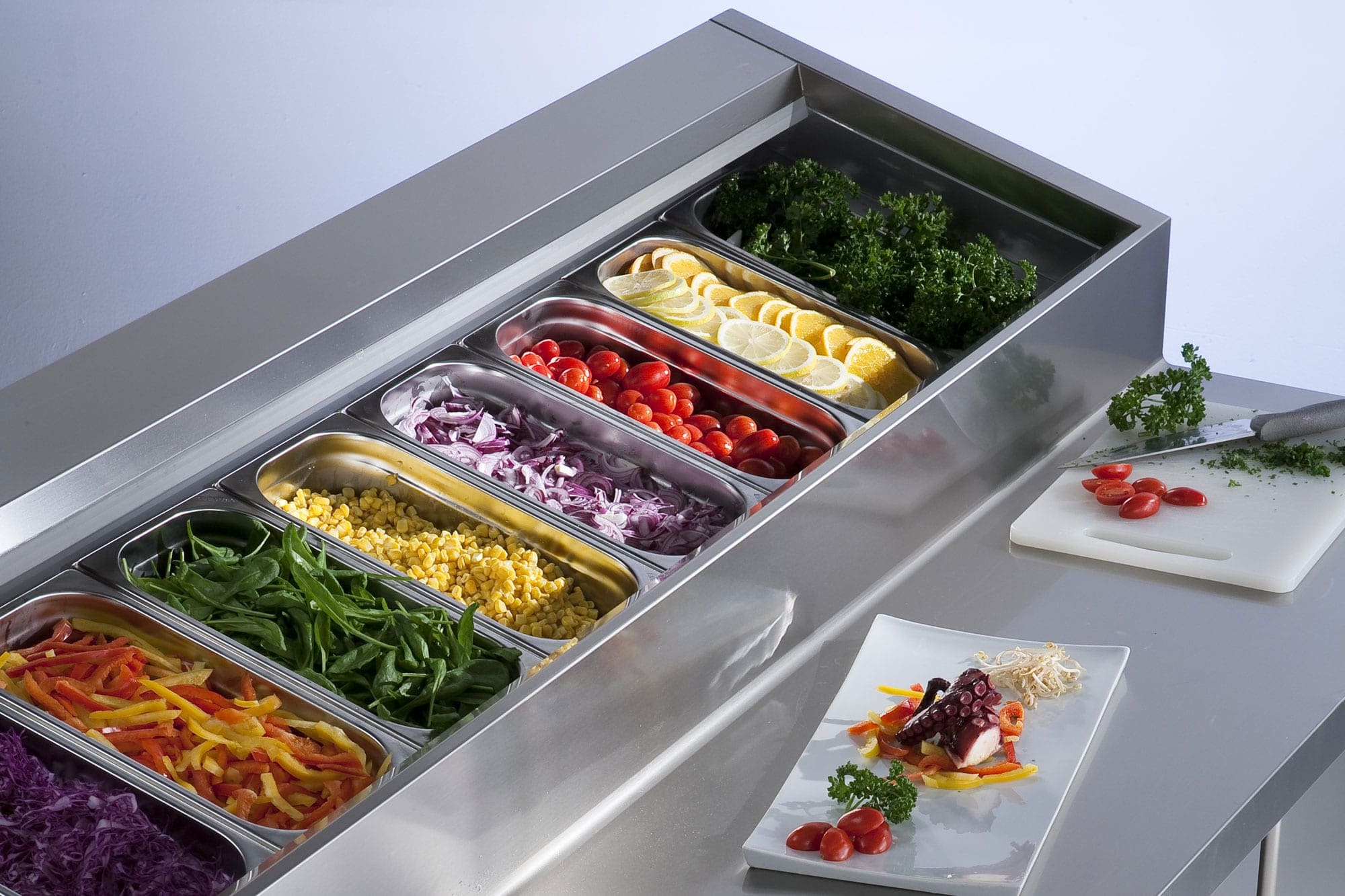 Keeping the Flavor Intact: The Crucial Role of Commercial Food Warmers and Holding Equipment in Busy Restaurant Environments