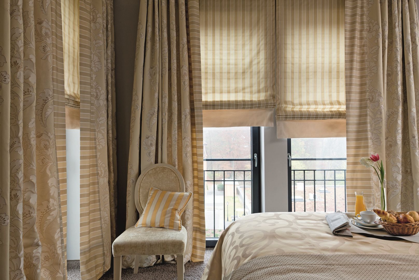 Acheter les rideaux et rideaux parfaits pour créer une atmosphère dans votre maison en Israël.