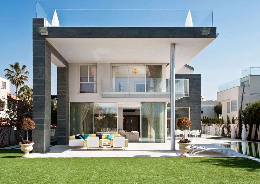 Luxury private house for sale in Herzliya: Bulletin board