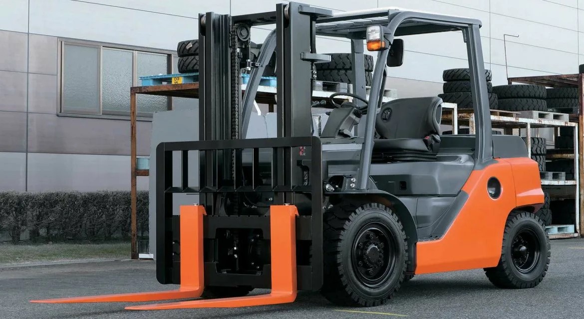 Tips for buying forklifts for efficient warehouse operation in Israel