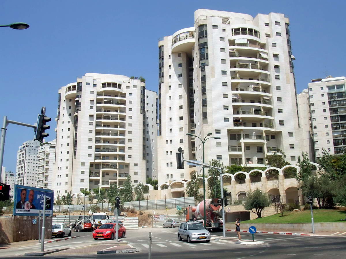 How to find an apartment for rent in Givatayim on the bulletin board