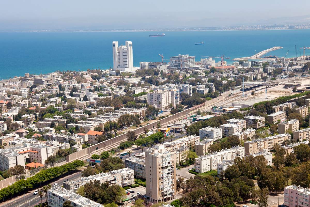 חיפה הייטס: חקר נופי נוף מהשכרות למגורים