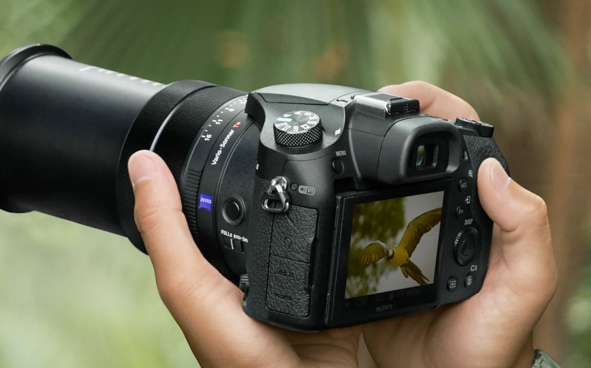 Sony Cyber-shot RX10 IV: Bridge Camera Brilliance