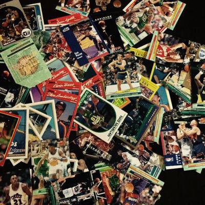 Buy collectible sports cards in Israel on the bulletin board