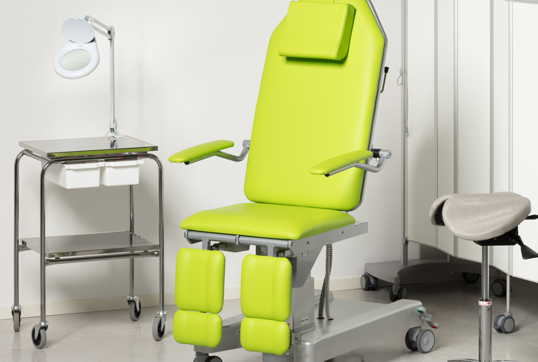 تعزيز راحة المريض: أهمية الكراسي الطبية في الإعدادات السريرية