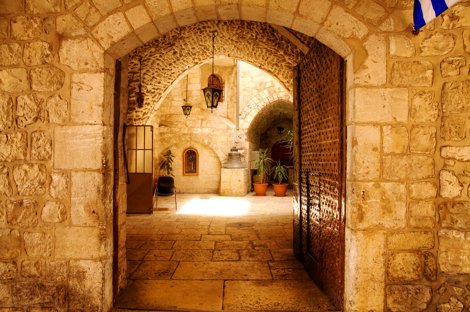 شقق مجددة للبيع في البلدة القديمة في القدس