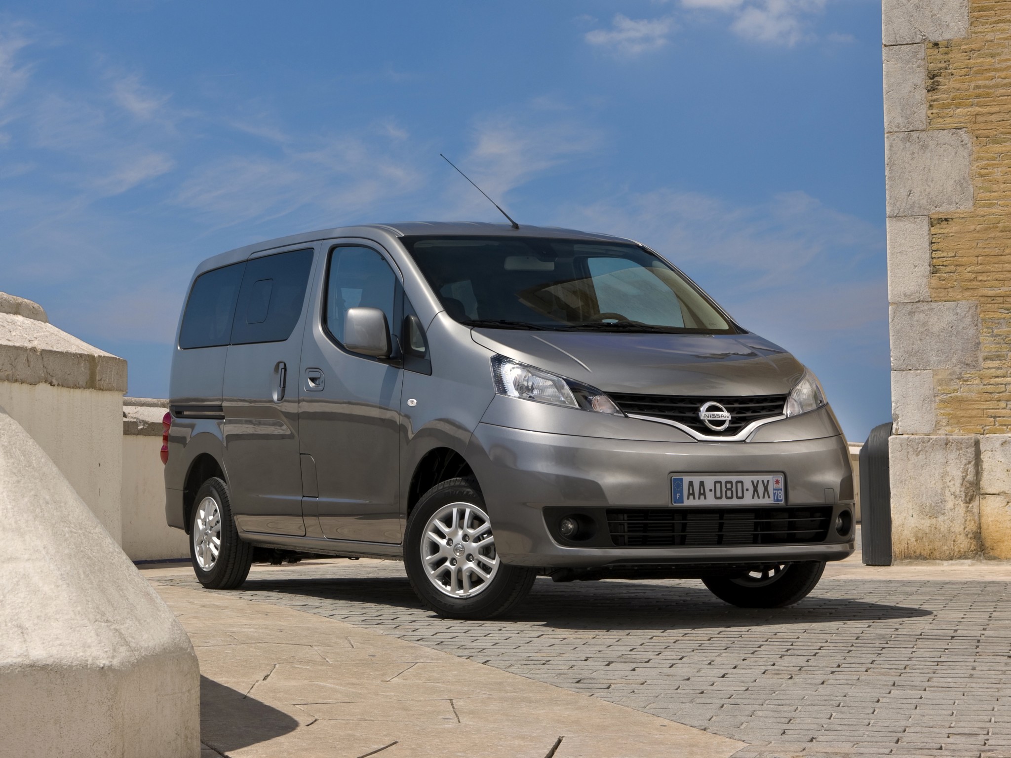 Nissan NV200: Universal cargo van for Israeli enterprises