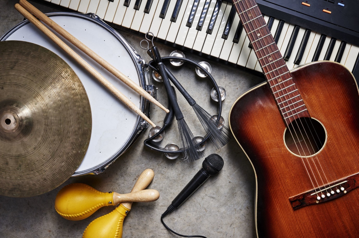 Harmonious melodies: buying musical instruments and accessories on a bulletin board in Israel