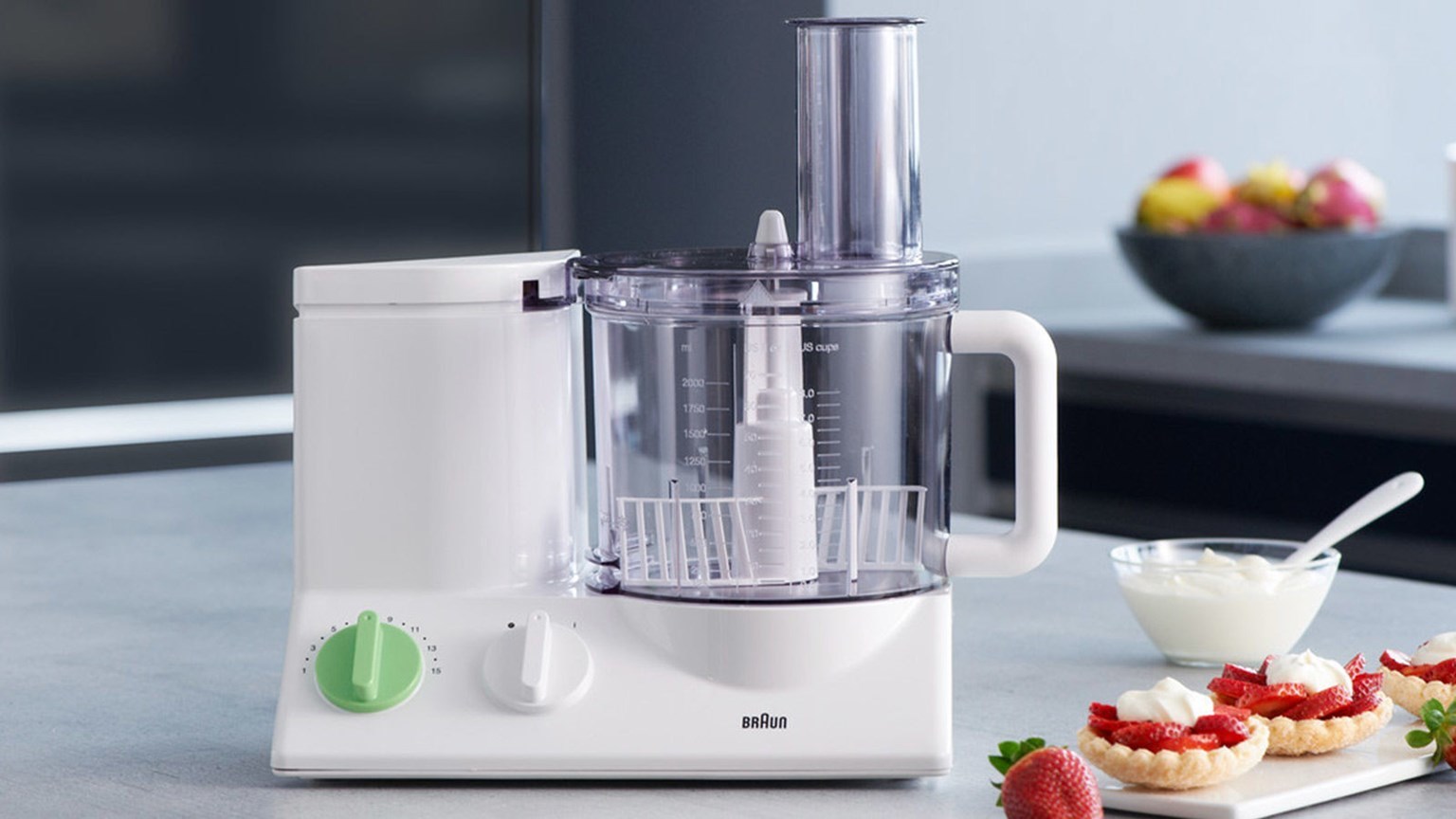 Precision and Performance: The Braun FP3020 12-Cup Food Processor in Action