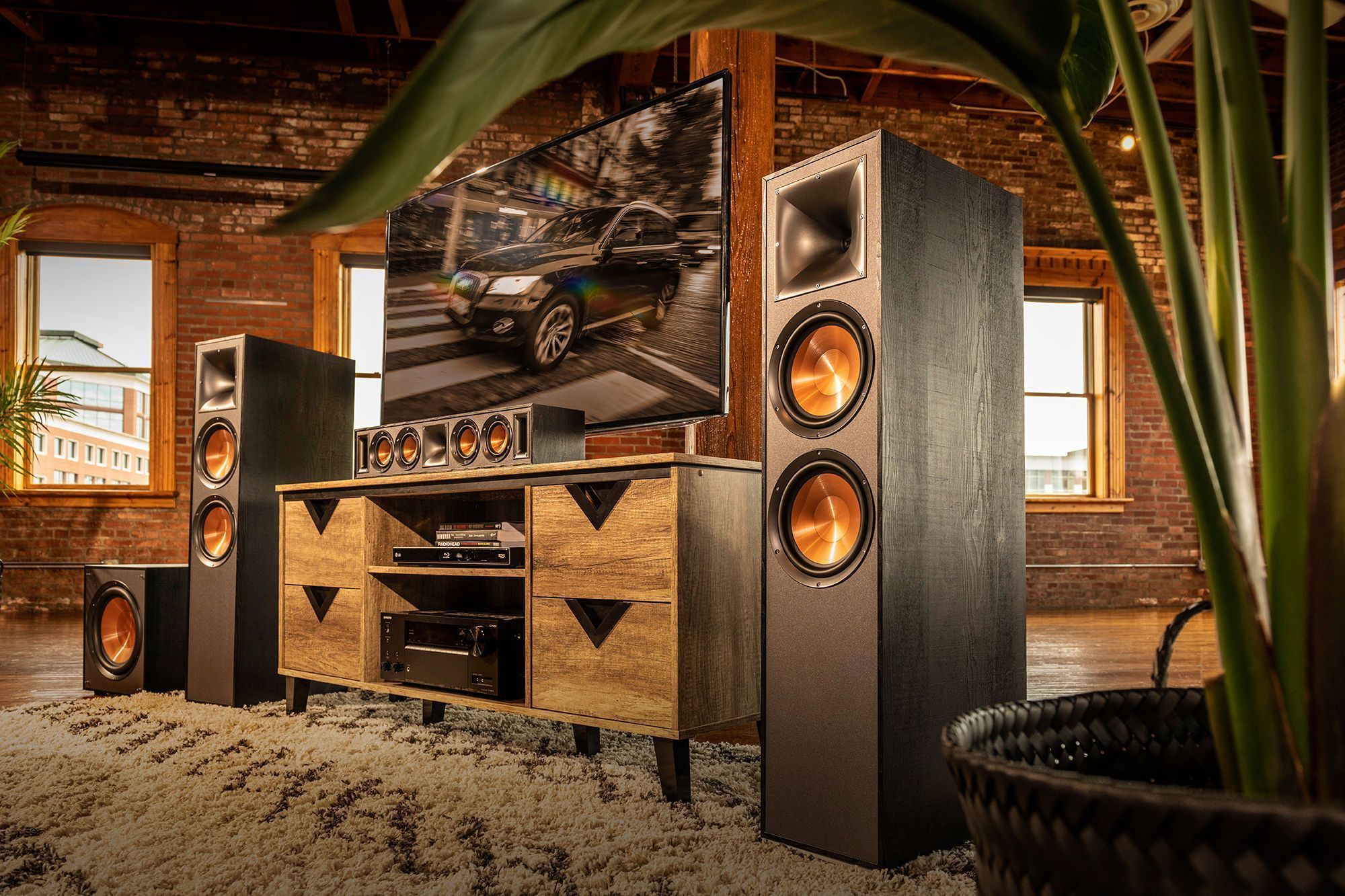 Klipsch Reference Series: Unmatched Sound Precision.