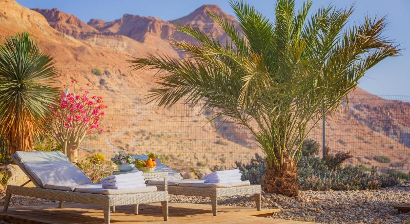 Ein Gedi Oasis: Unique Rentals by the Dead Sea