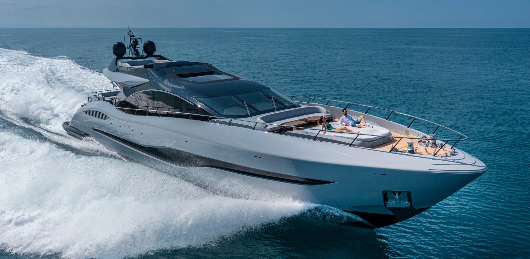 Mangusta Yachts: Fast and stylish cruise in Israel