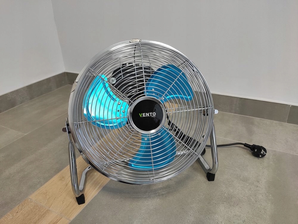 Buy an electric fan on a bulletin board in Israel