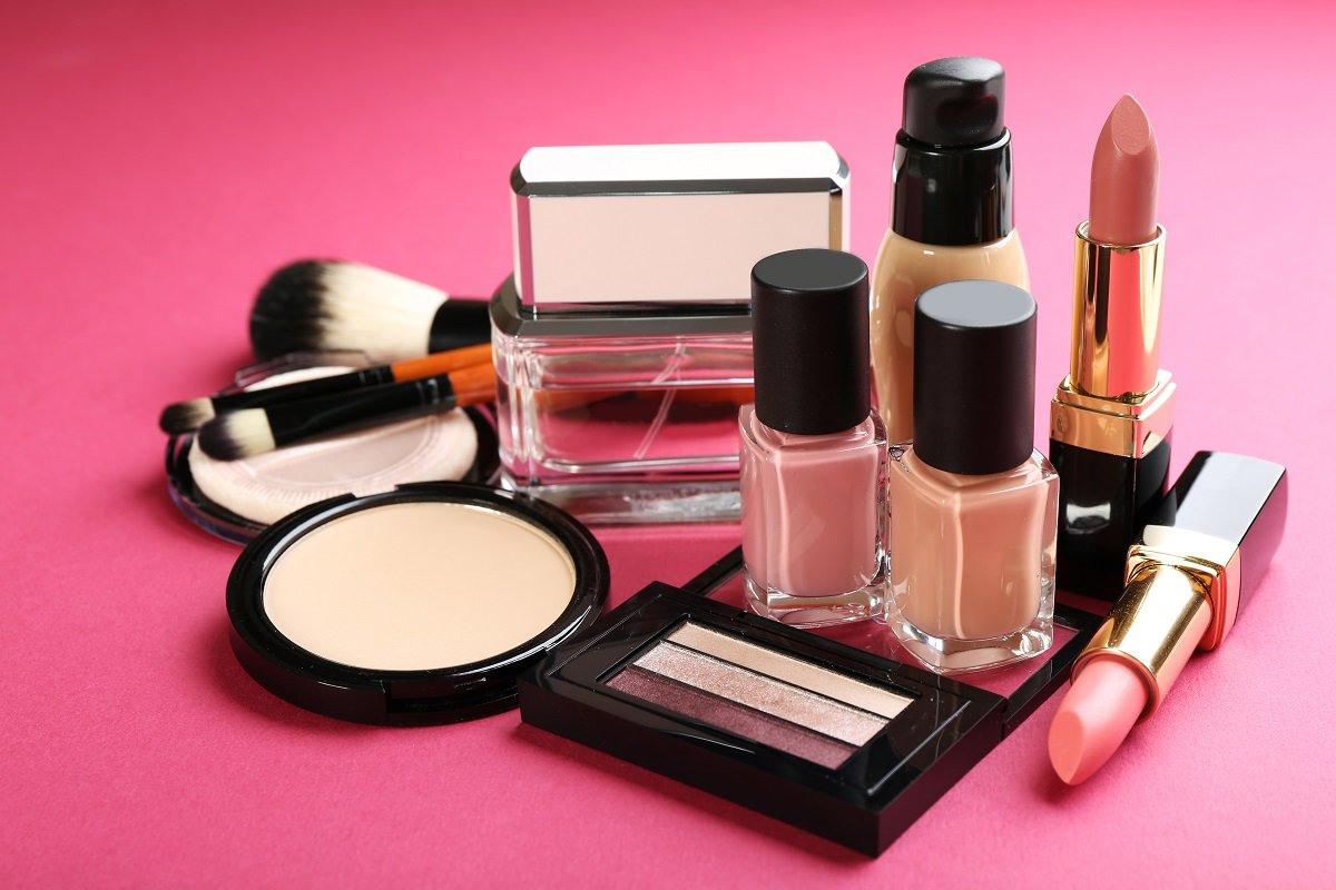Buy cosmetics for women in Israel on the bulletin board
