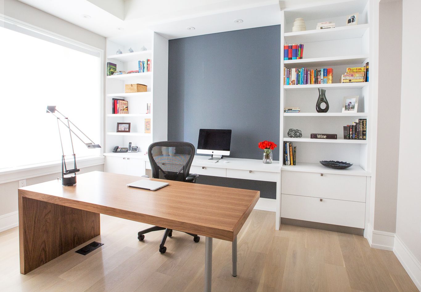 Cozy and ergonomic office furniture for home office in Israel: how to create a work area.