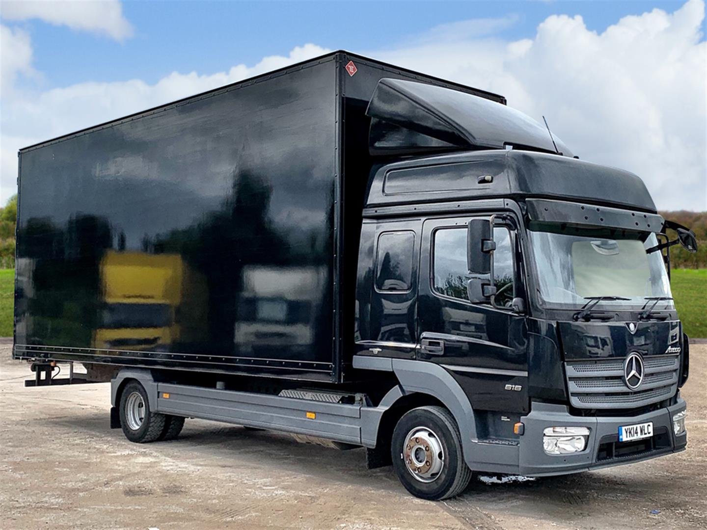 Un guide pour acheter des camions Mercedes-Benz Atego d'occasion sur le babillard en Israël