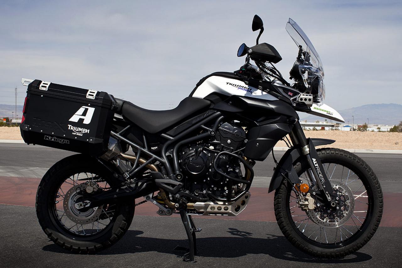Triumph Tiger 800: Off-Road Excursions in the Israeli Desert