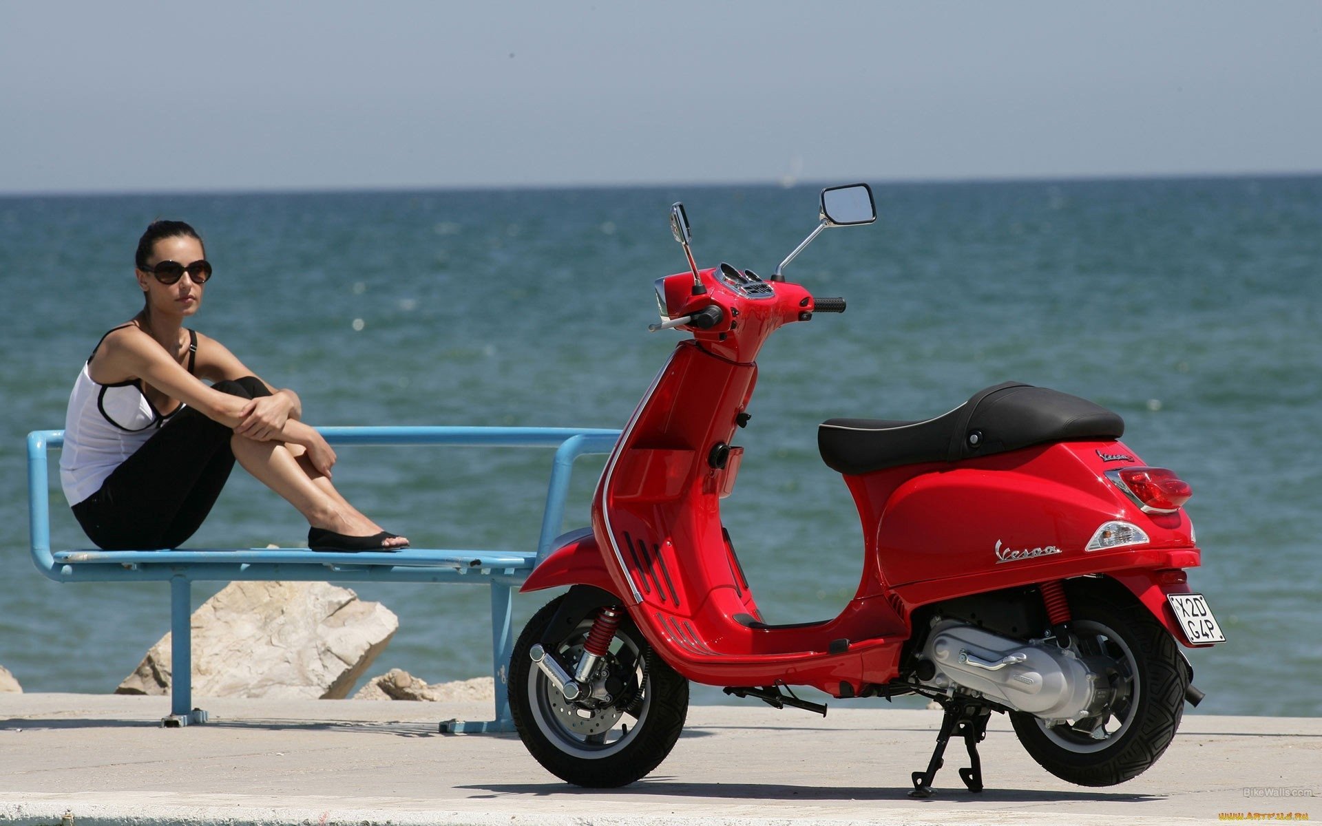 Parcourir les tableaux d'affichage pour trouver le scooter de banlieue parfait en Israël