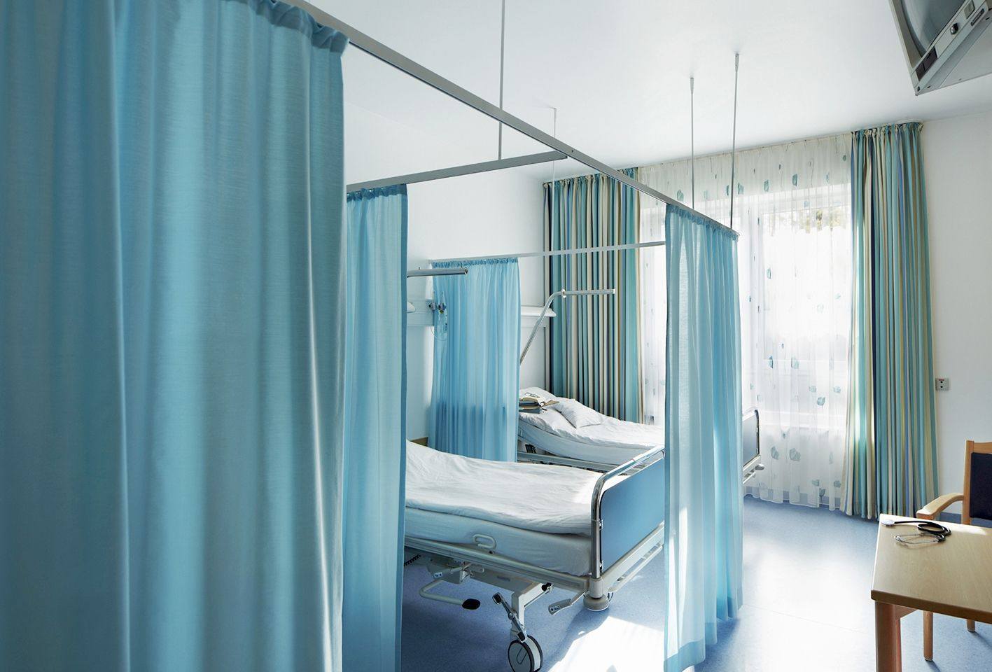 Enhancing Patient Privacy: Exploring Privacy Screens and Curtains in Healthcare Settings