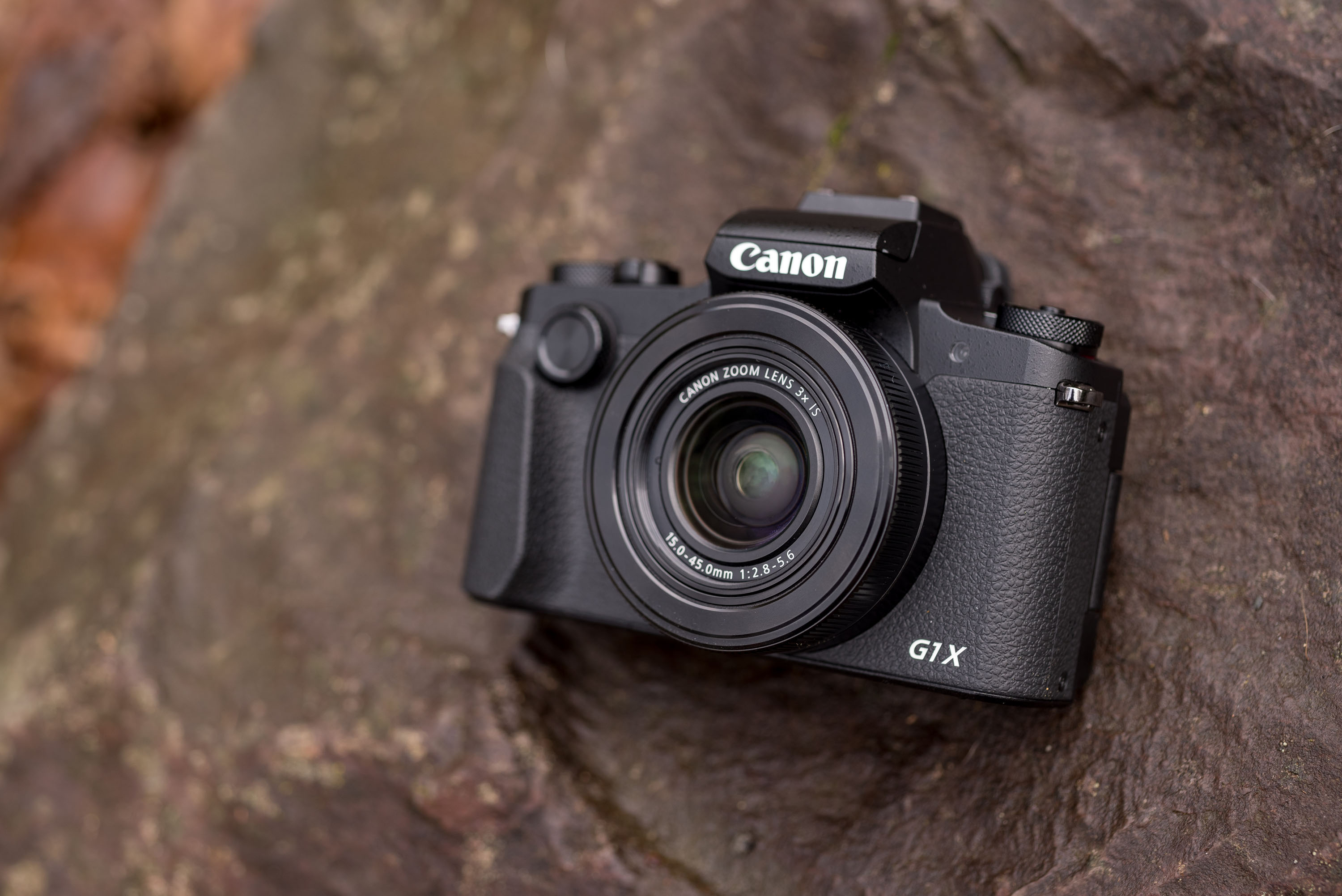 Canon PowerShot G1 X Mark III: كاميرا مدمجة ومتطورة