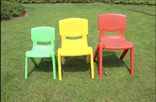 Aventures en plein air : des chaises durables pour les jeux et les pique-niques en plein air des enfants israéliens