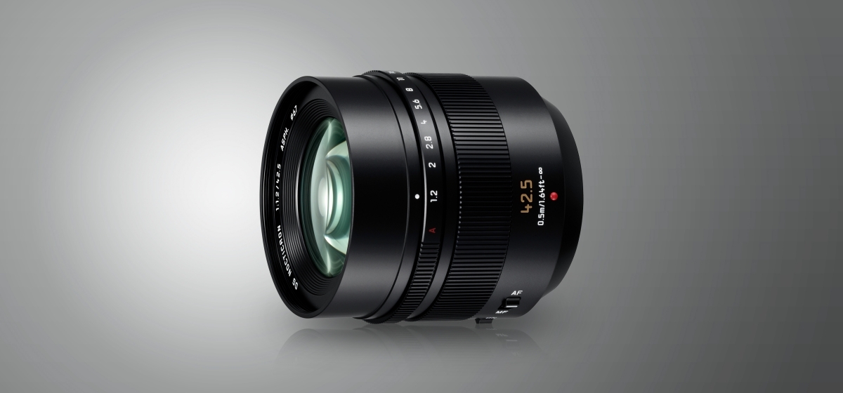 Panasonic Leica DG Nocticron 42.5mm f/1.2 ASPH. POWER O.I.S.: High-quality portrait lens for Micro Four Thirds.