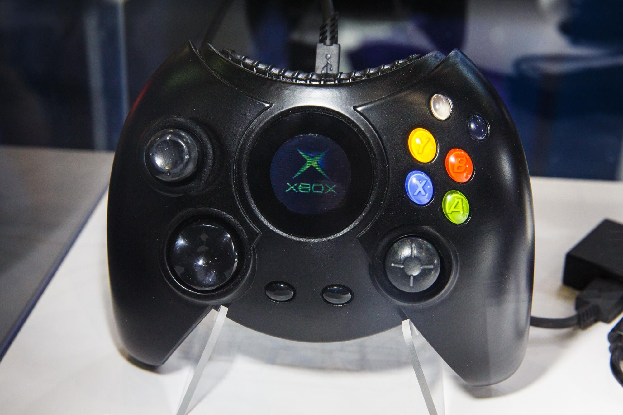 קנה בקר Xbox מקורי על לוח מודעות בישראל נוסטלגיה למשחקי וינטג'