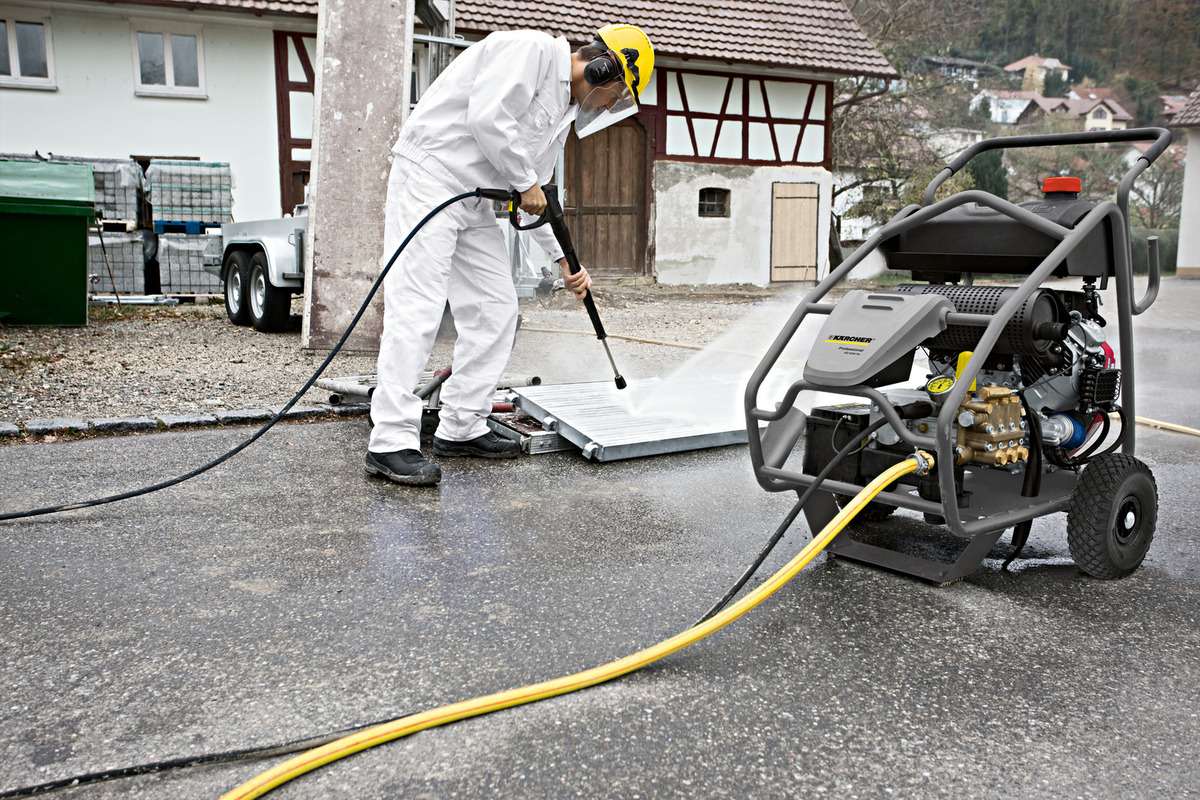 Industrial Pressure Washers: Powering Through Industrial Cleaning Challenges