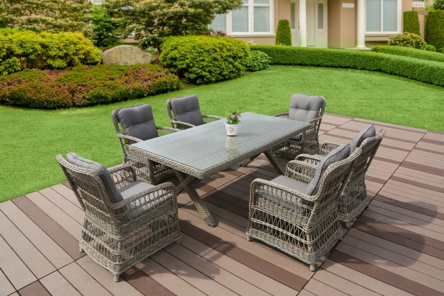 Garden furniture and accessories for outdoor recreation in Israel: creating a comfortable recreation area.