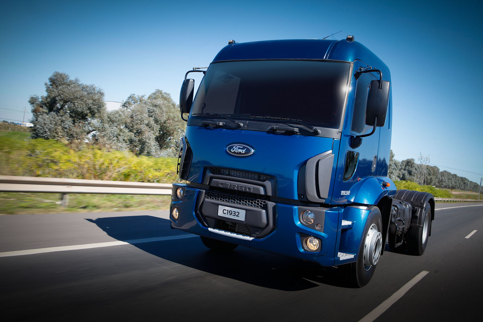 Ford Cargo: Universal truck for different tasks