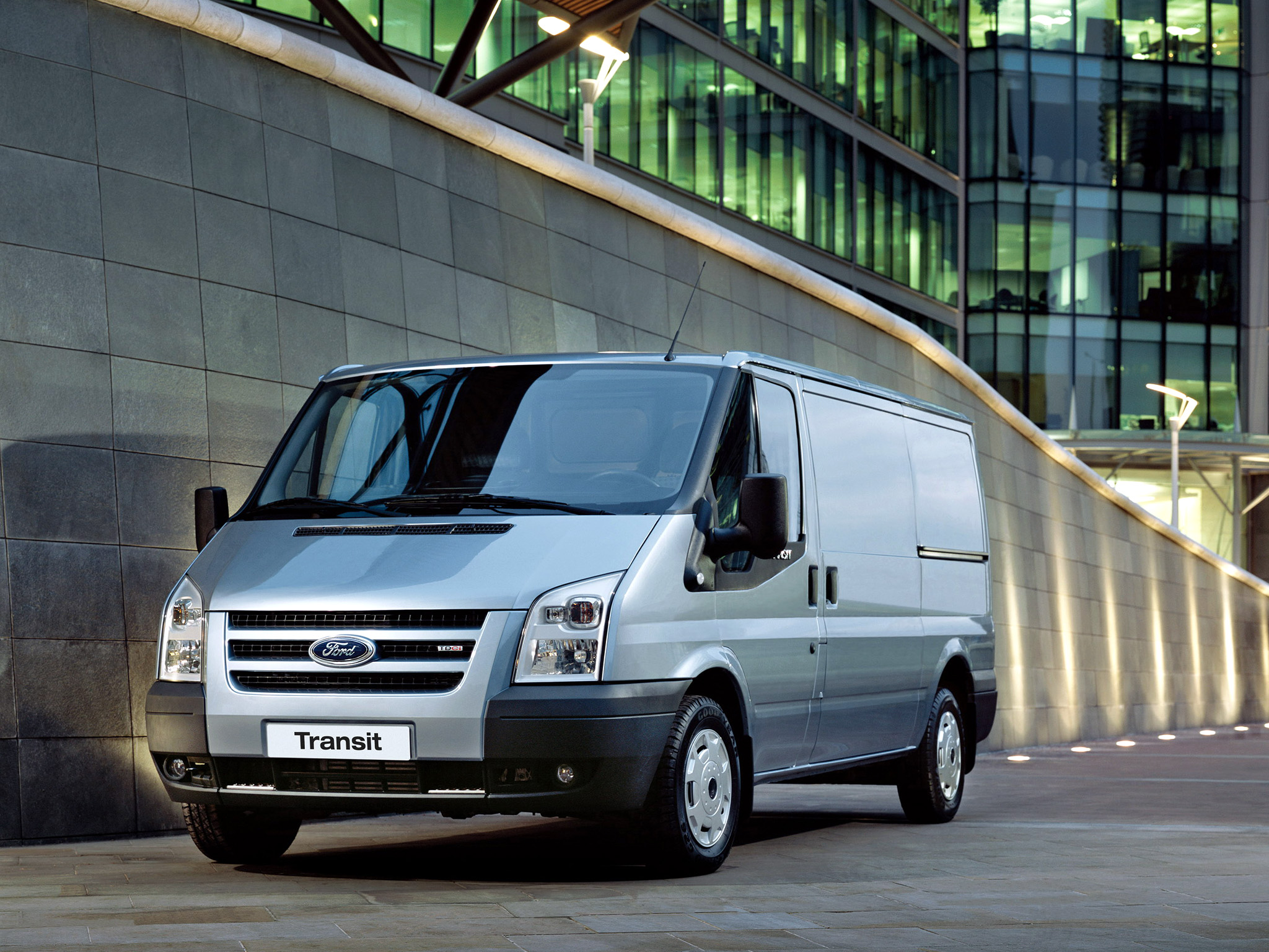 Ford Transit: Universal van for business