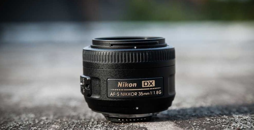 Nikon AF-S DX NIKKOR 35mm f/1.8G: עדשה סטנדרטית תקציבית למצלמות APS-C.