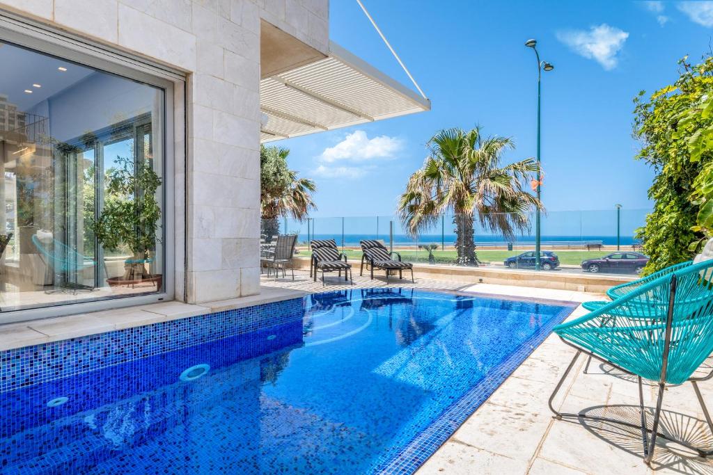 Cottage by the sea in Netanya: Buy in Israel Bulletin board