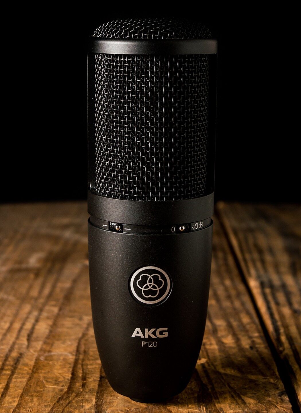 AKG P120 : Microphone à condensateur d'entrée de gamme