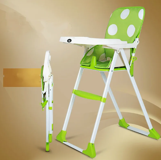 Solutions peu encombrantes : chaises hautes pliables idéales pour les espaces compacts